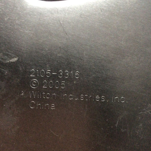 Wilton Lady Bug Cake Pan - Picture 4 of 4